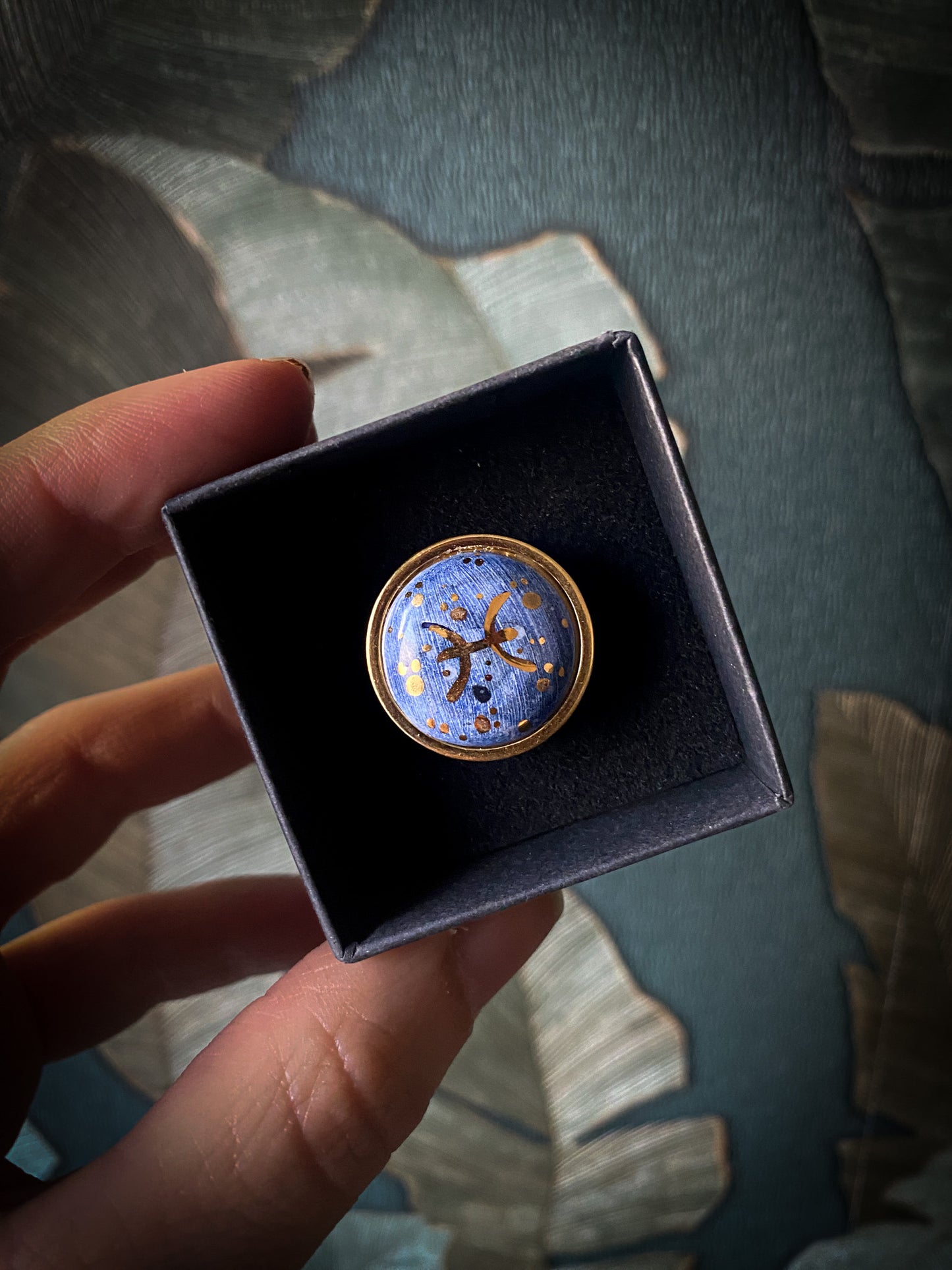 Gold Astro Soul | Ciondolo e Anello Zodiacale in Ceramica e Oro