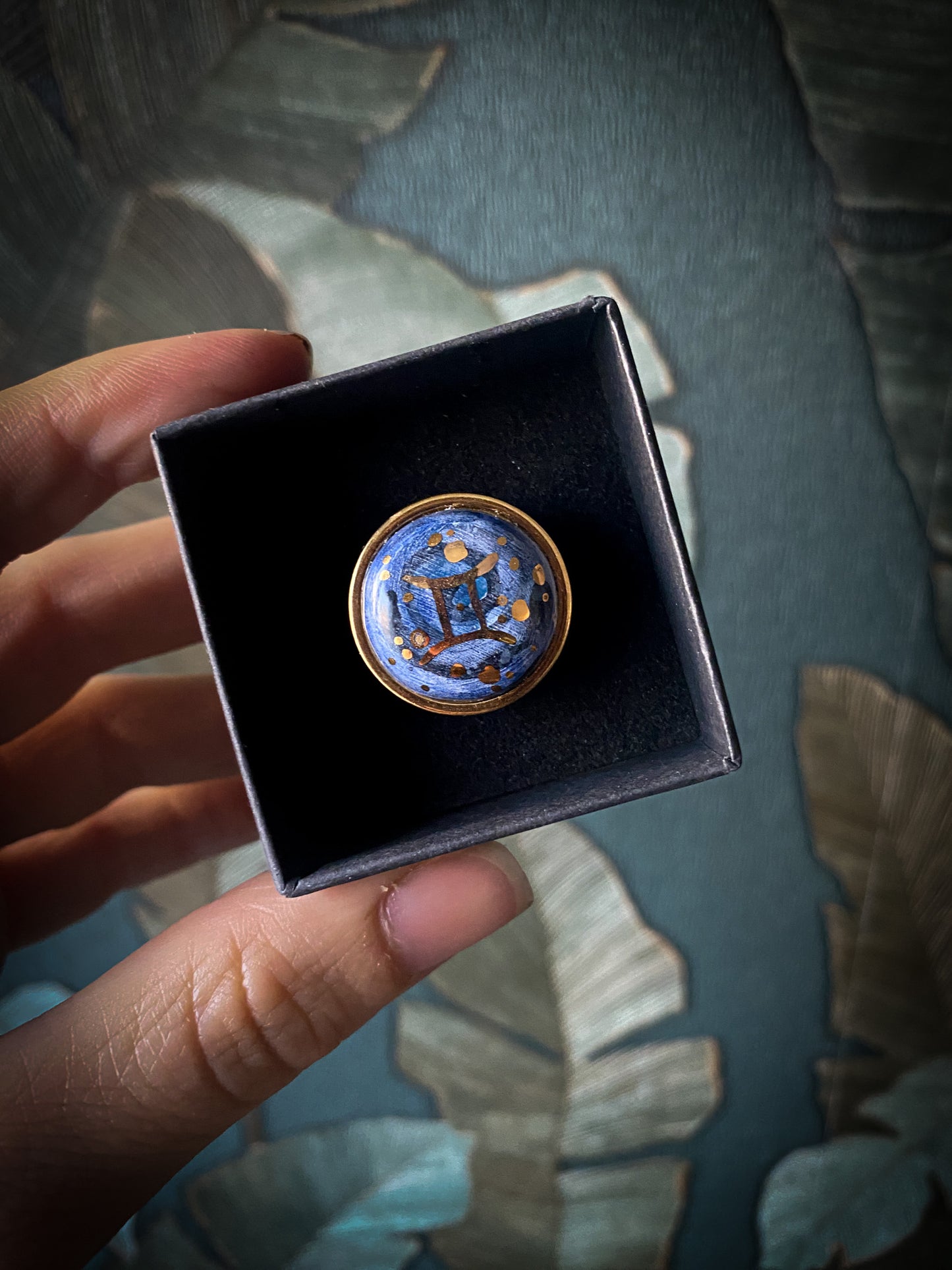Gold Astro Soul | Ciondolo e Anello Zodiacale in Ceramica e Oro