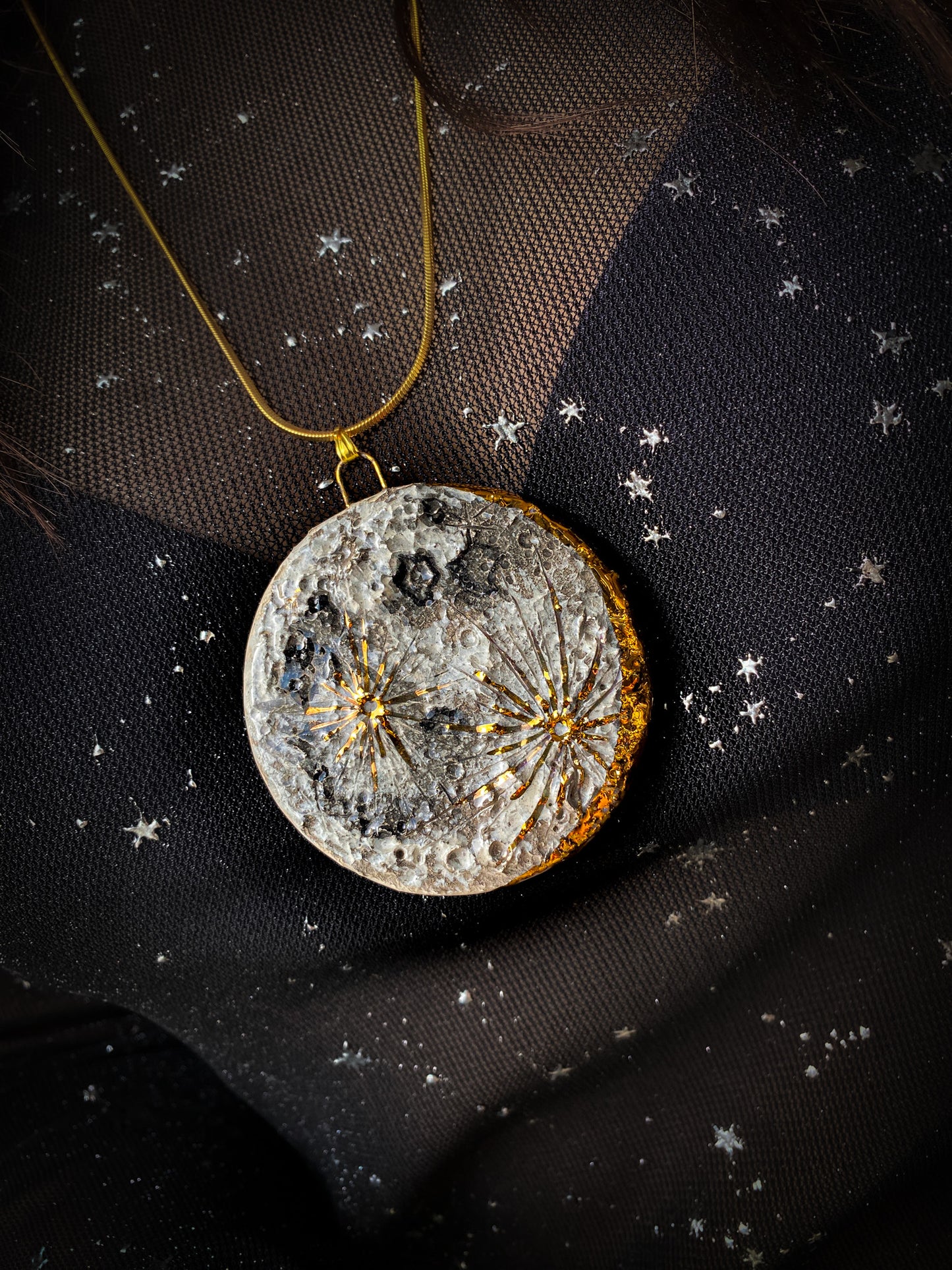Gold Small Moon | Ciondolo Luna Oro in Ceramica