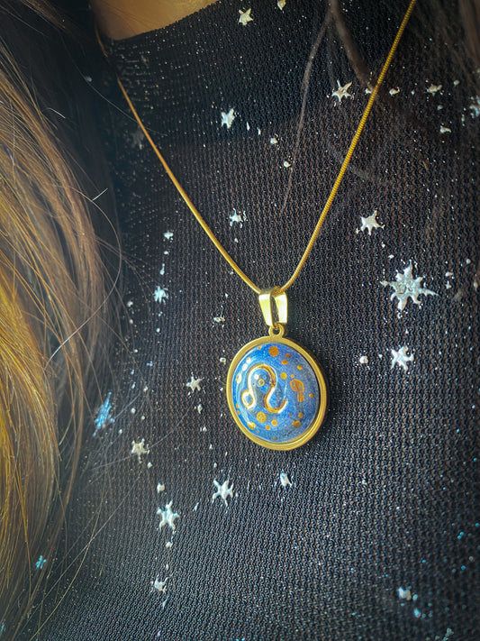Gold Astro Soul | Ciondolo e Anello Zodiacale in Ceramica e Lustro Oro