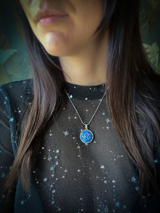 Platinum Astro Soul | Ciondolo e Anello Zodiacale in Ceramica e Lustro Platino