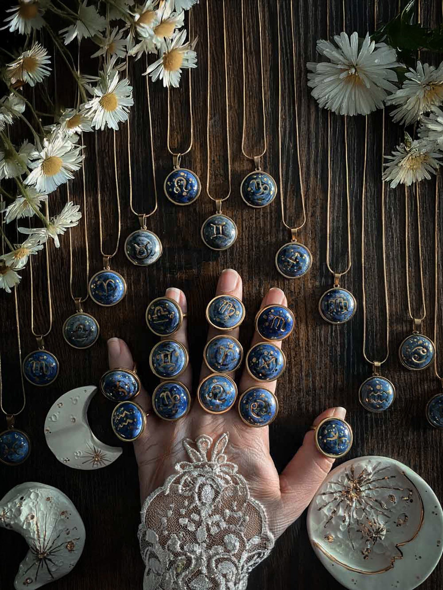 Gold Astro Soul | Ciondolo e Anello Zodiacale in Ceramica e Oro