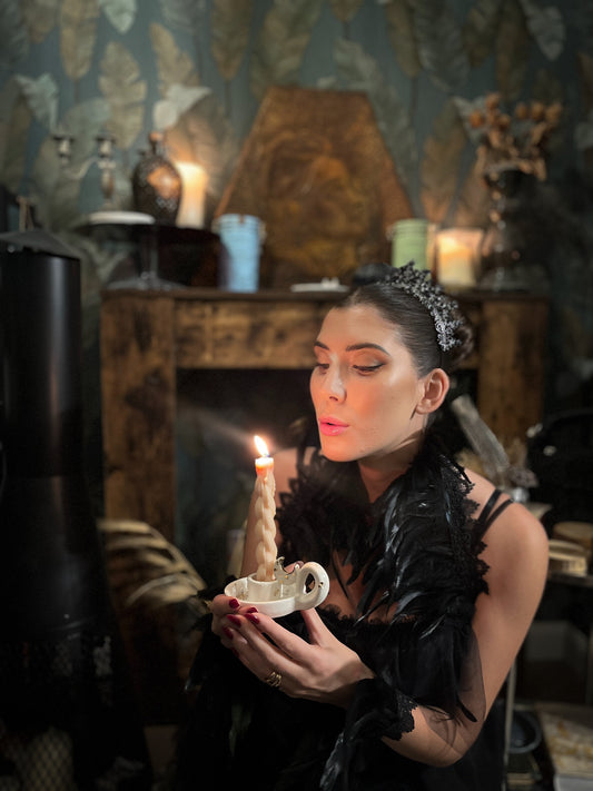 Lunar Candle Keeper – Porta Candela in Ceramica con Candela