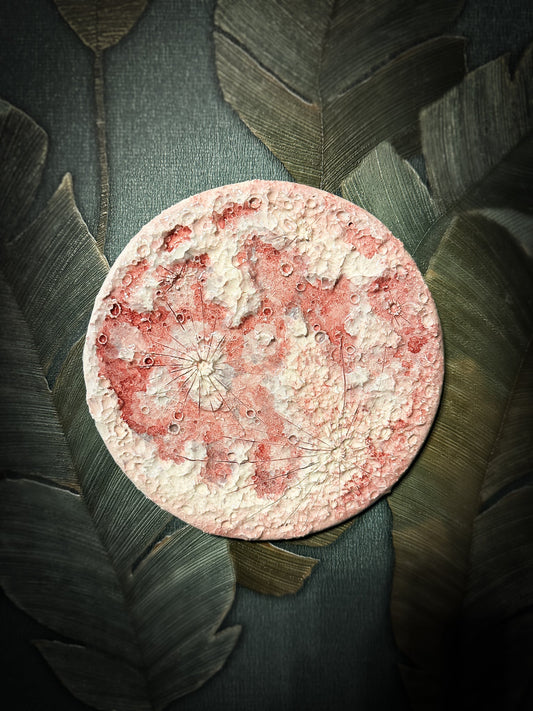 Luna delle Fragole 2026 in ceramica, fotografia originale Ela Ceramics