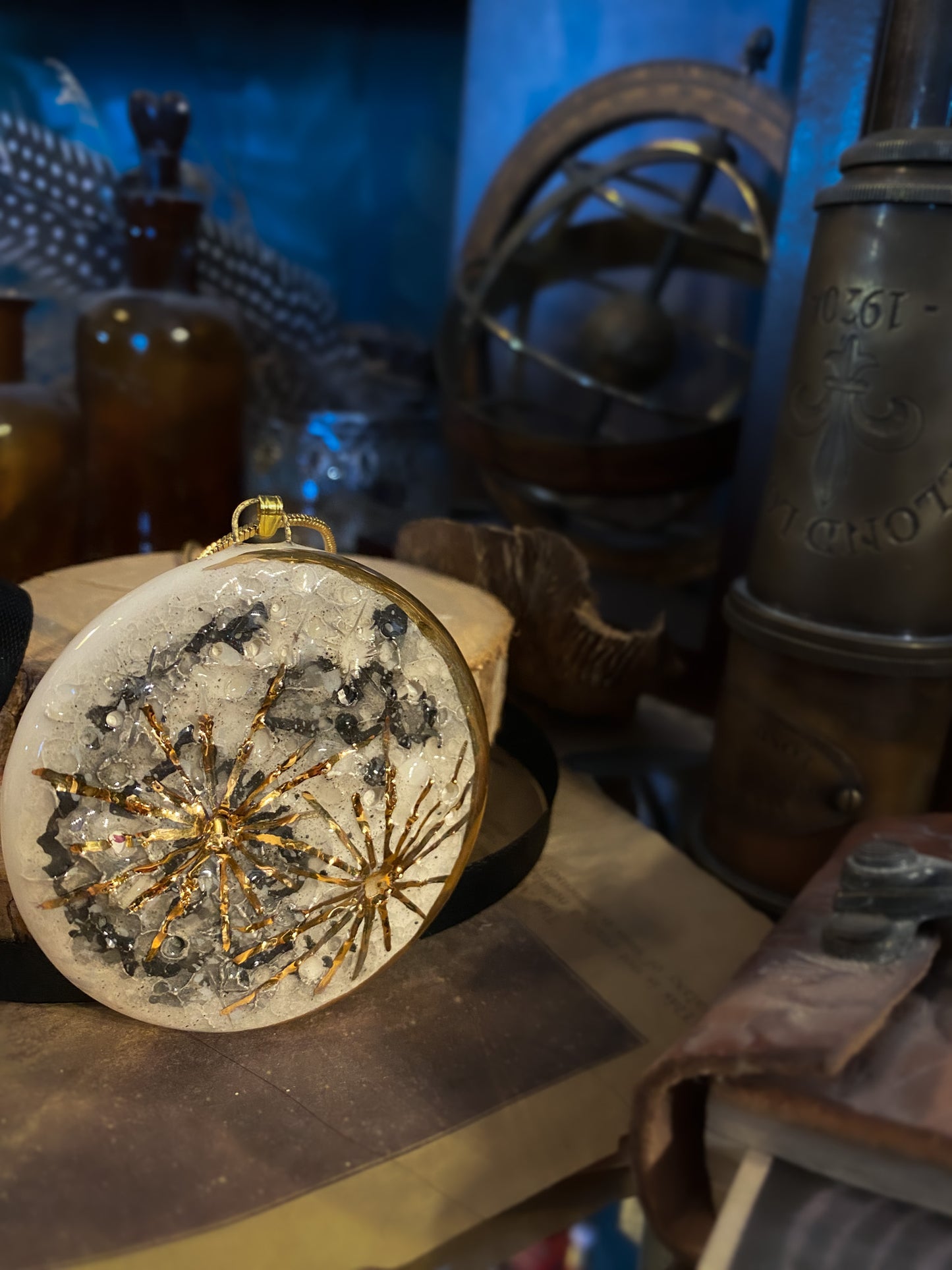 Gold Small Moon | Ciondolo Luna Oro in Ceramica