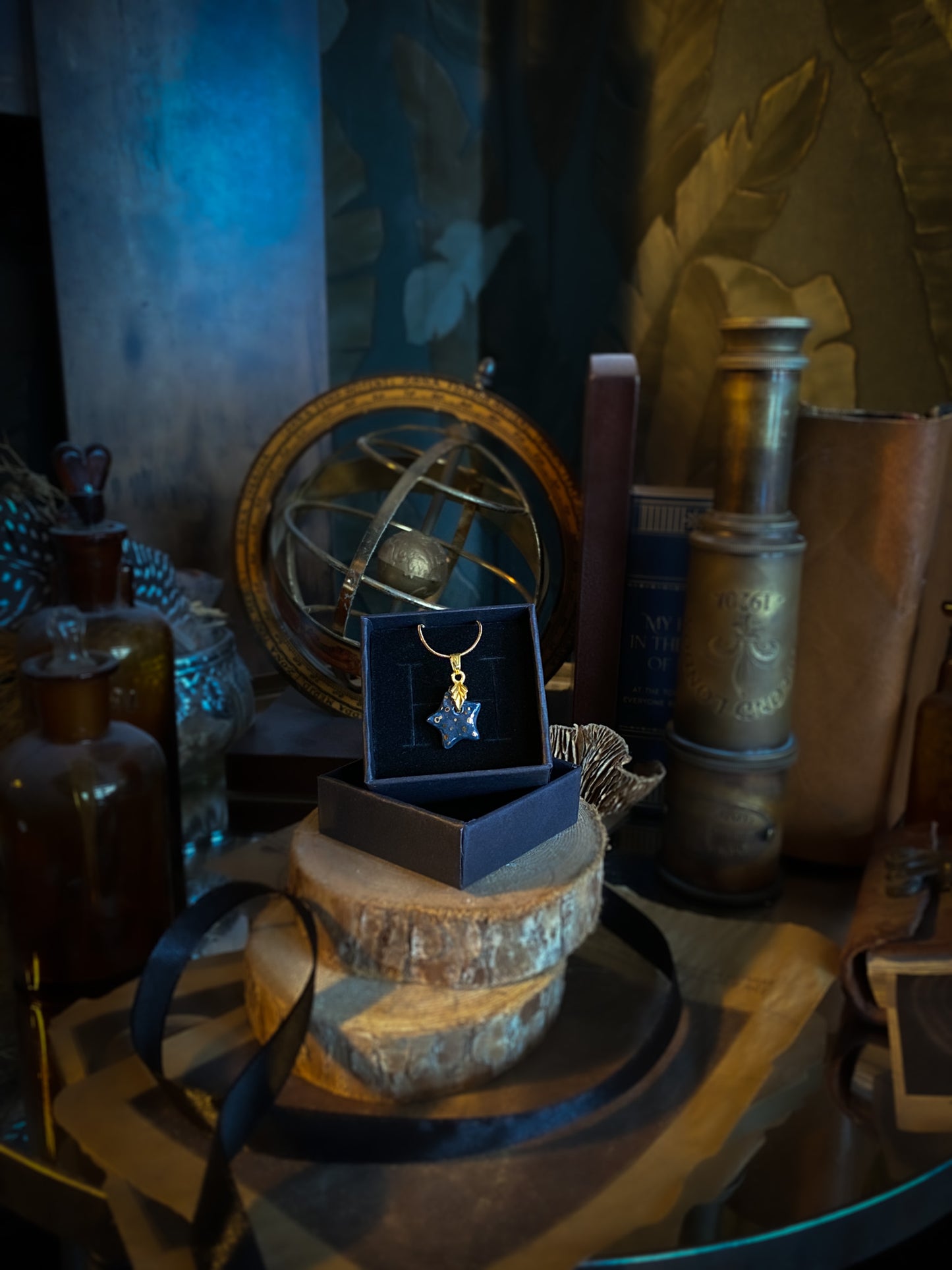 Blue Star | Ciondolo stellina blu e oro in Ceramica