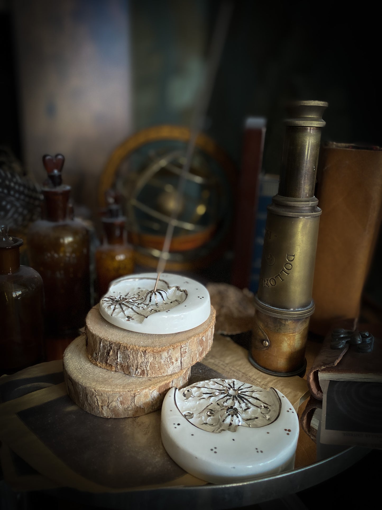 Lunar Eclipse | Moon on the Moon | Porta Incenso Lunare in Ceramica