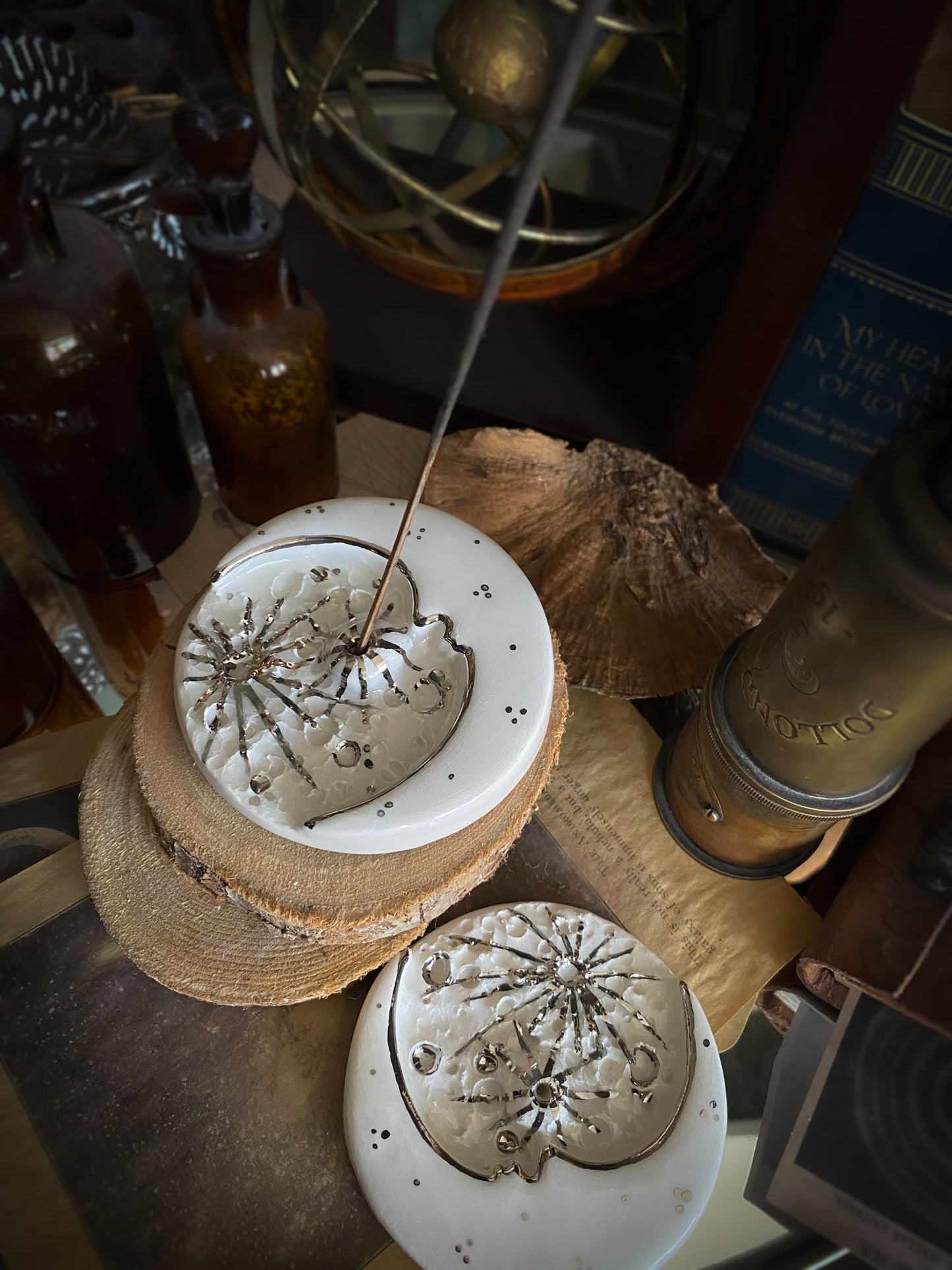 Lunar Eclipse | Moon on the Moon | Porta Incenso Lunare in Ceramica