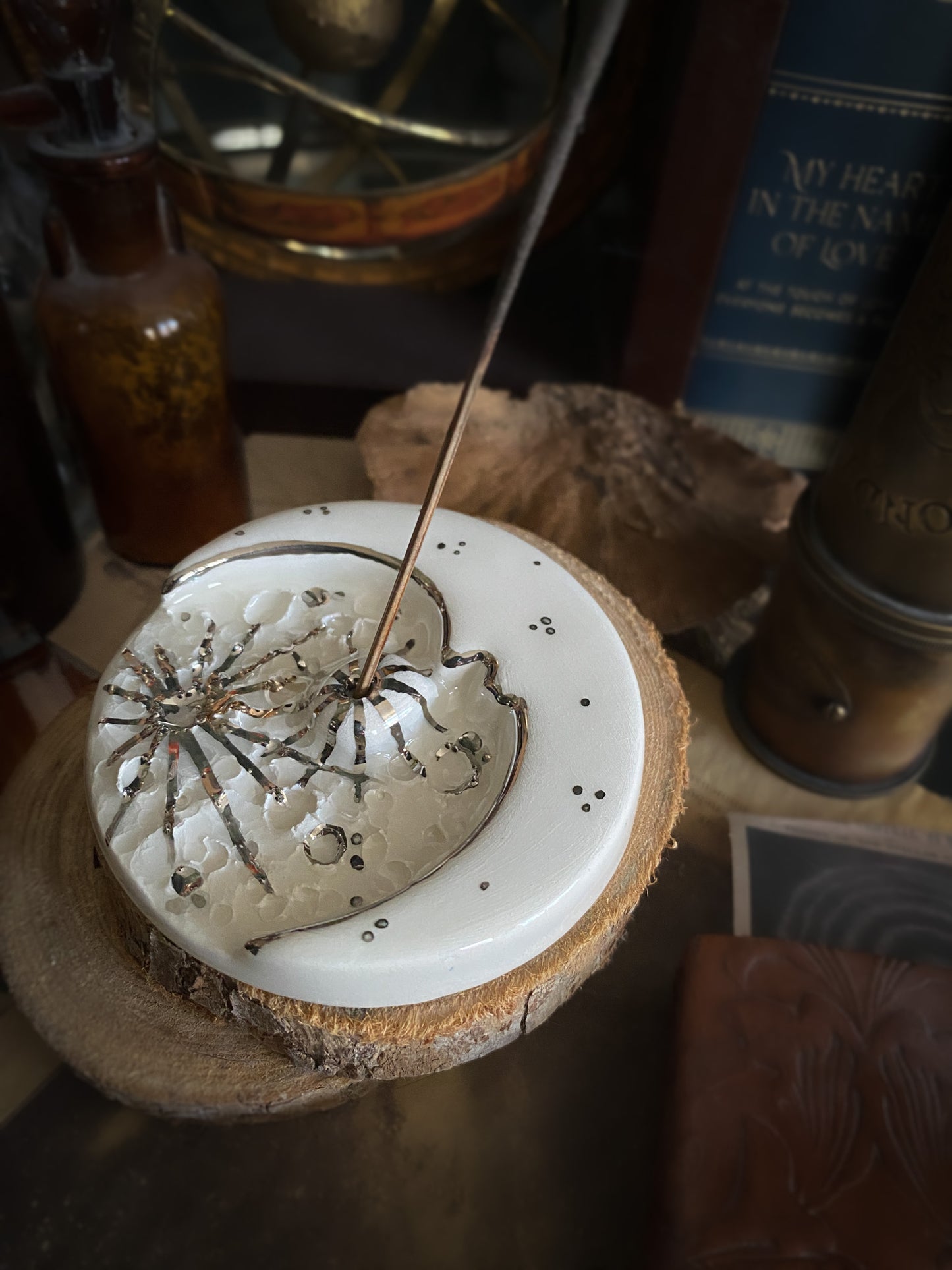 Lunar Eclipse | Moon on the Moon | Porta Incenso Lunare in Ceramica