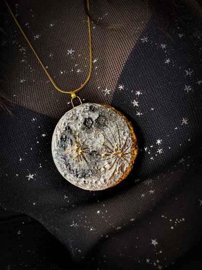 Gold Small Moon | Ciondolo Luna Oro in Ceramica