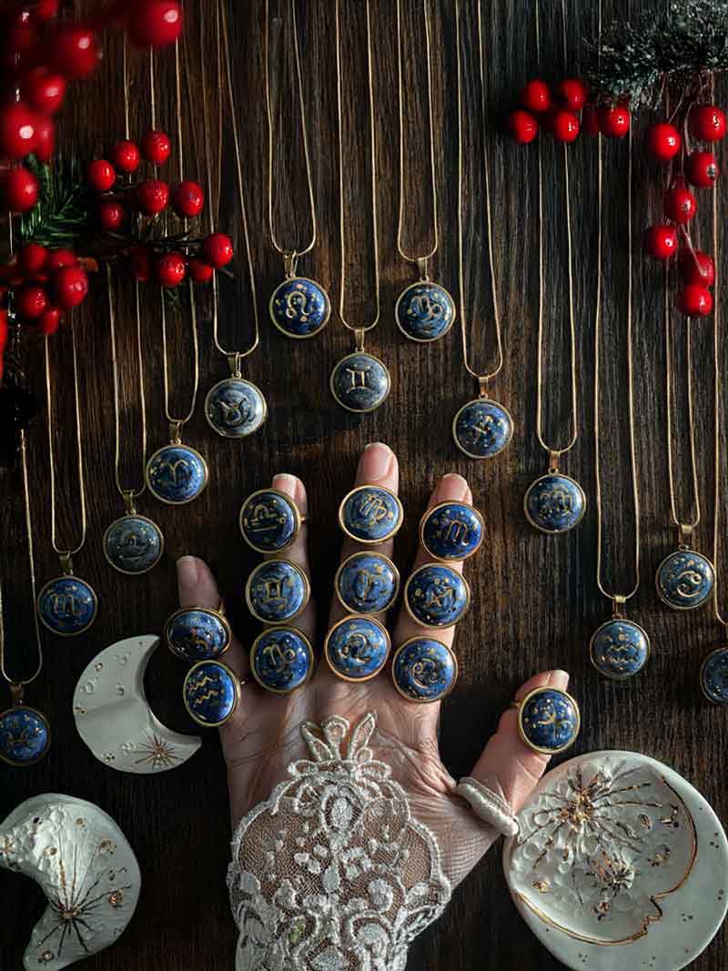 Gold Astro Soul | Ciondolo e Anello Zodiacale in Ceramica e Oro