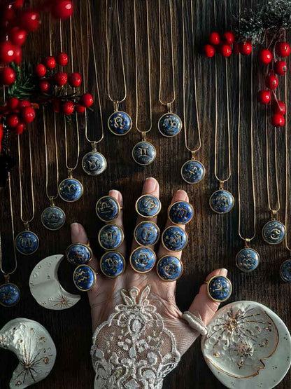 Gold Astro Soul | Ciondolo e Anello Zodiacale in Ceramica e Oro