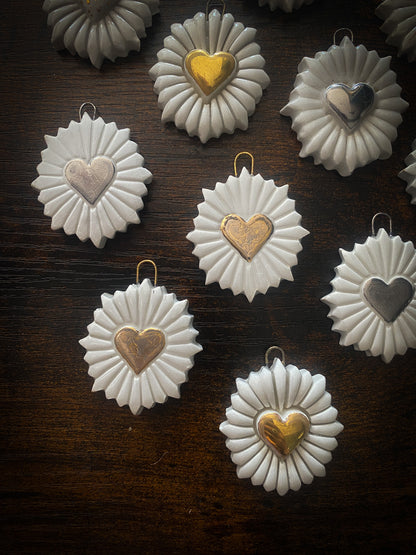 Sacred Heart | Ciondolo Sacro Cuore in Ceramica