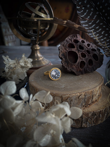 Gold Elegance Moon | Anello Luna in Porcellana