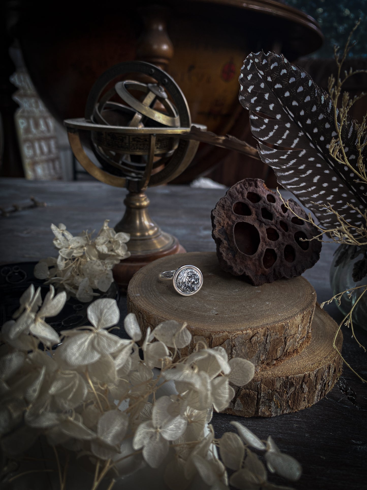 Platinum Elegance Moon | Anello Luna in Porcellana