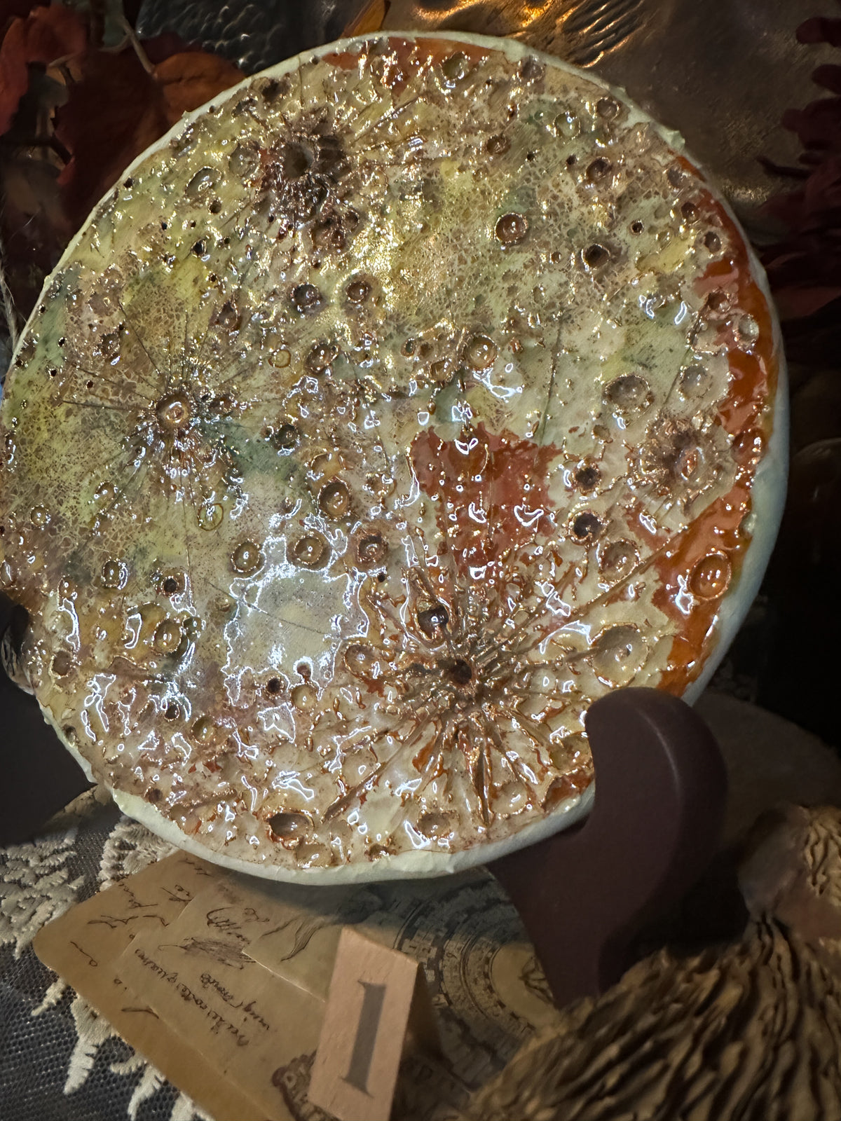 Luna dell'Equilibrio n. I, si appende dal cratere passante — Luna del Raccolto in ceramica