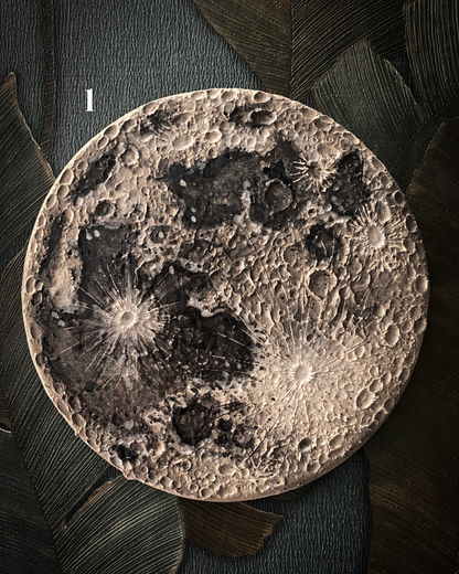 Medium Full Moon | Luna da muro in Ceramica
