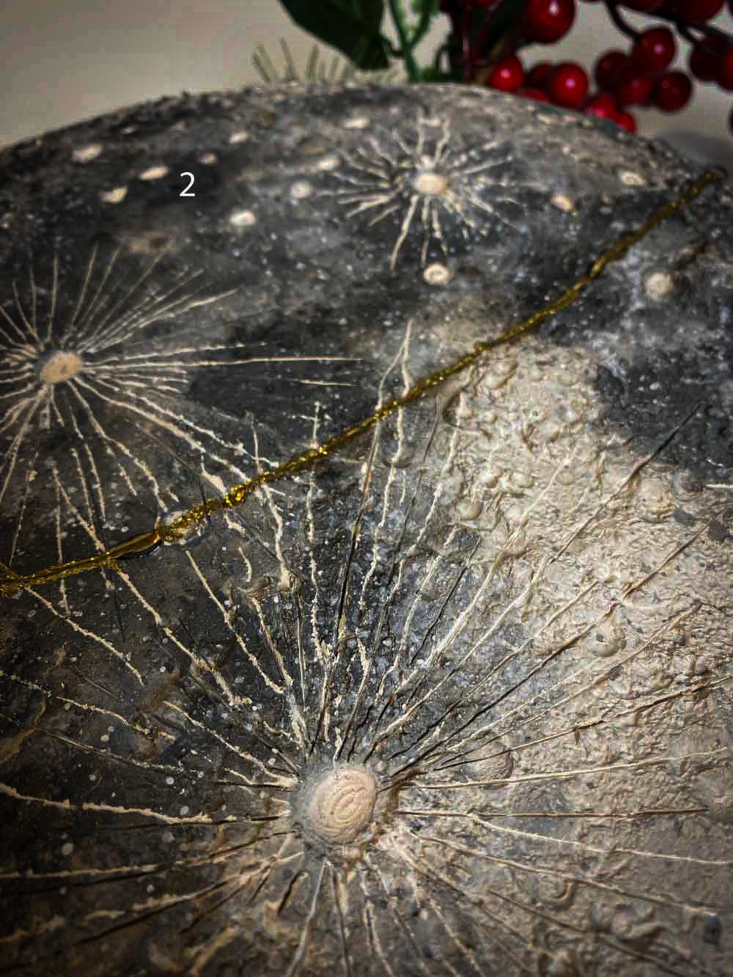 Kintsugi Moon | Luna da muro