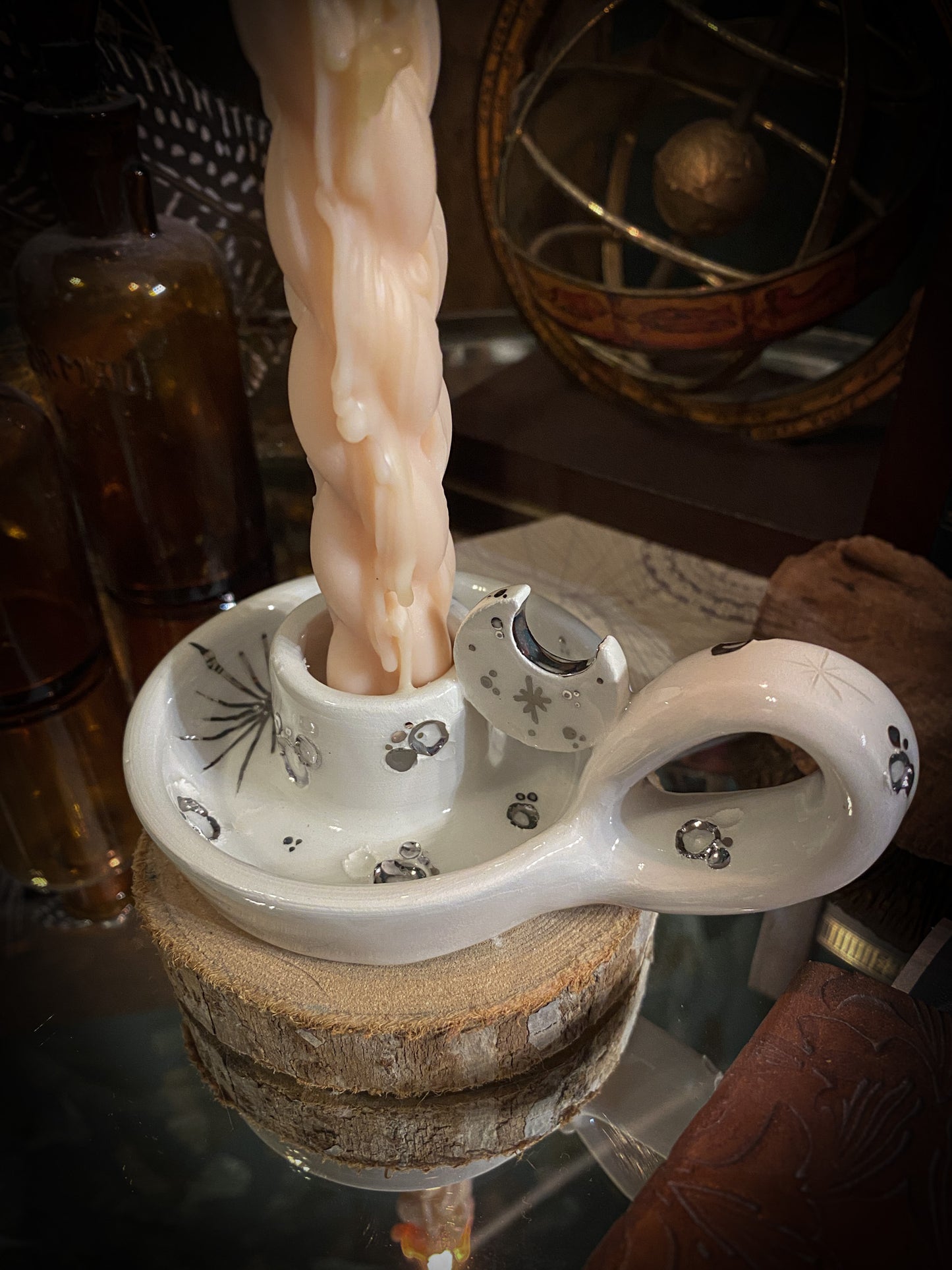 Lunar Candle Keeper – Porta Candela in Ceramica con Candela