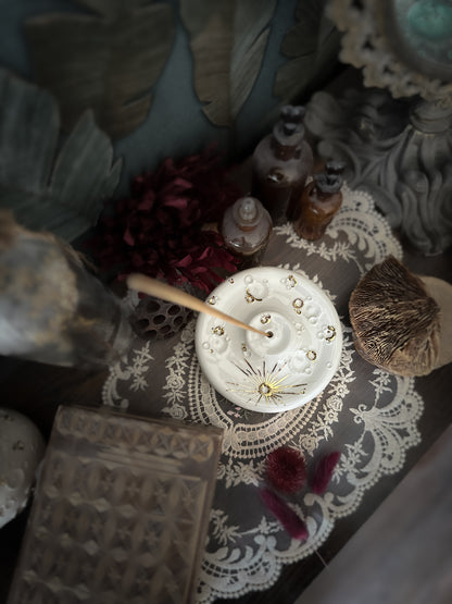 White and Gold Full Moon | Porta Incenso Luna in Ceramica e Lustro Oro