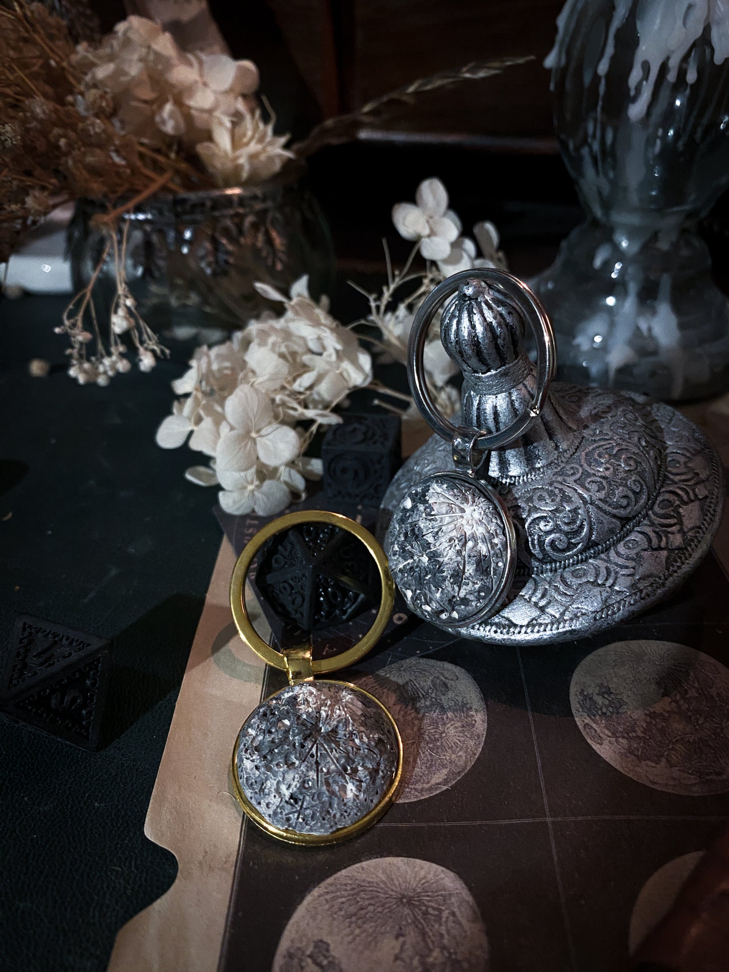 Moon Keyring | Portachiavi Luna piena in Ceramica