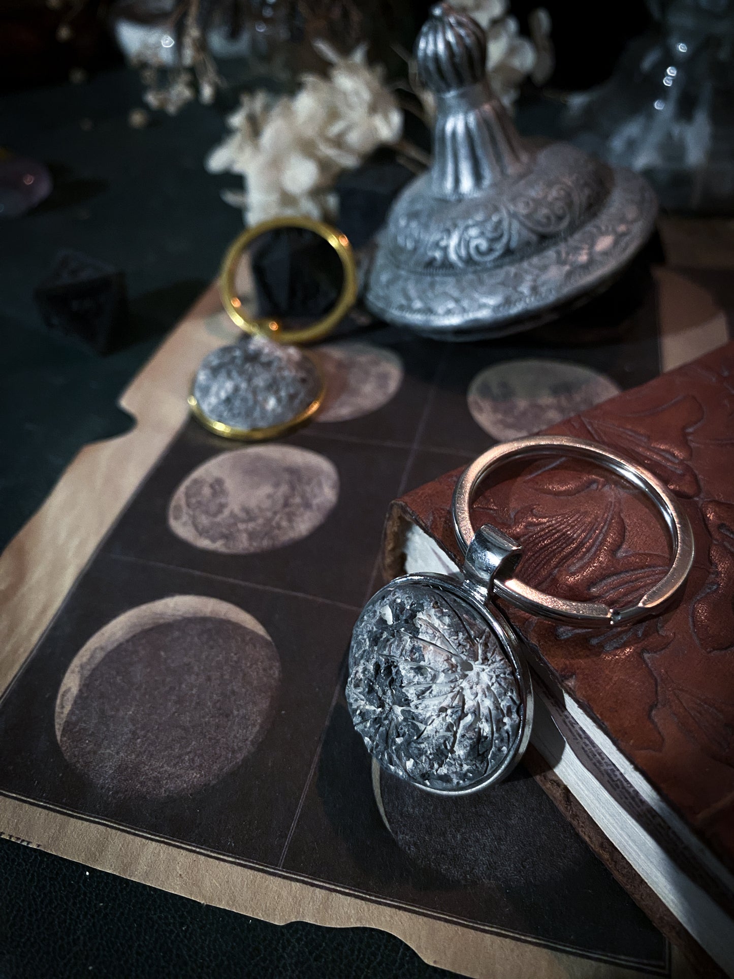 Moon Keyring | Portachiavi Luna piena in Ceramica