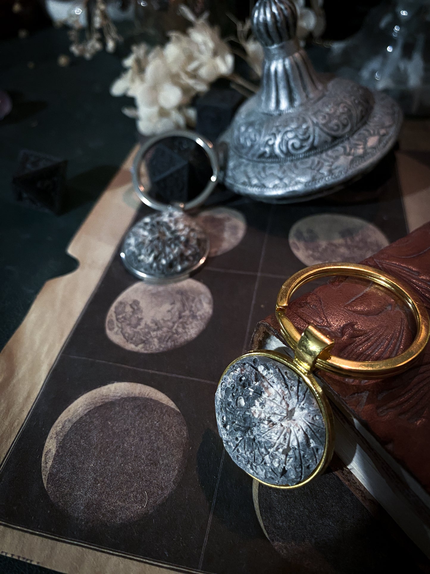 Moon Keyring | Portachiavi Luna piena in Ceramica