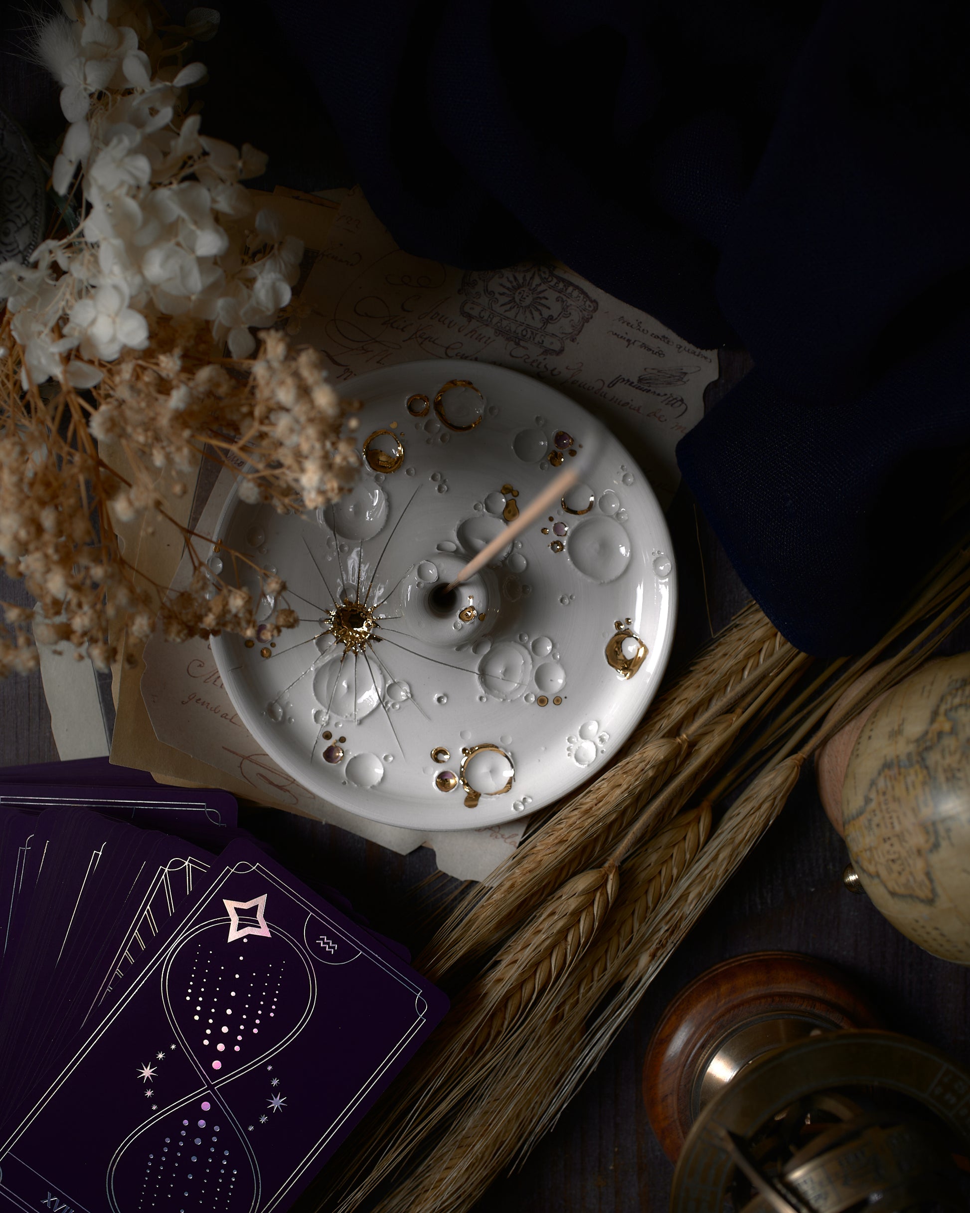 ZONSUSE Bruciatore di Incenso a Cascata di Luna, Porta Incenso a Riflusso Lunare, Porta Incenso in Ceramica di Foglia di Loto, con Decorazione a Sfera di Cristallo, per Regalo di Aromaterapia (Luna ZONSUSE Bruciatore di Incenso a Cascata di Luna, Porta Incenso a Riflusso Lunare, Porta Incenso in Ceramica di Foglia di Loto, con Decorazione a Sfera di Cristallo, per Regalo di Aromaterapia (Luna