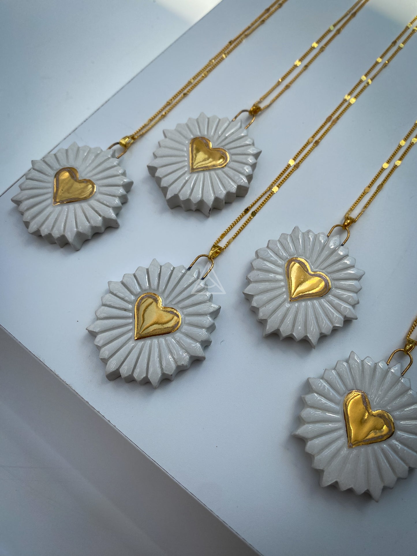 Gold Sacred Heart | Ciondolo Sacro Cuore in Ceramica