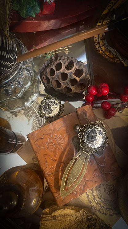 Lunar Whisper | Segnalibro Luna in Ceramica