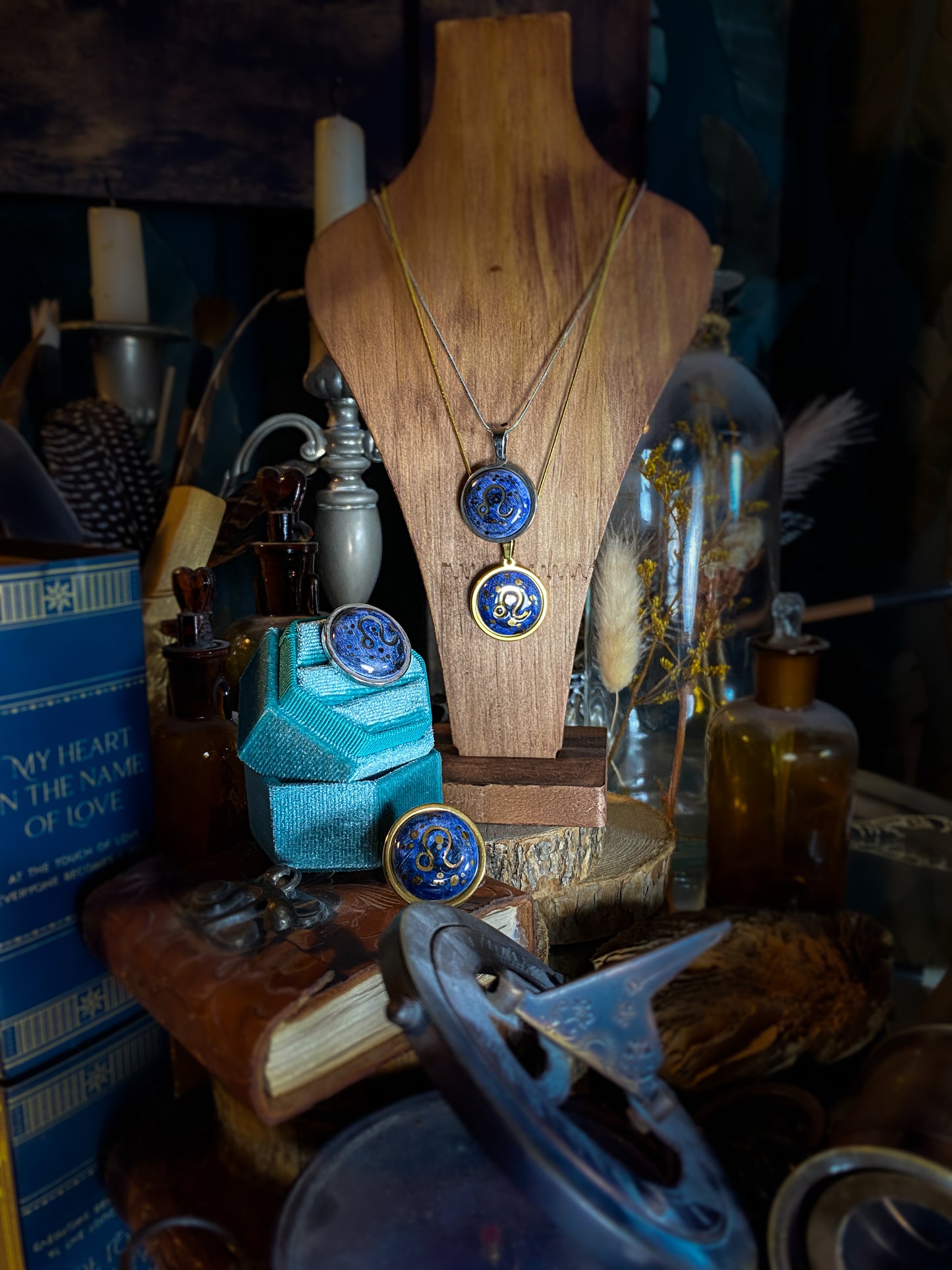 Gold Astro Soul | Ciondolo e Anello Zodiacale in Ceramica e Lustro Oro