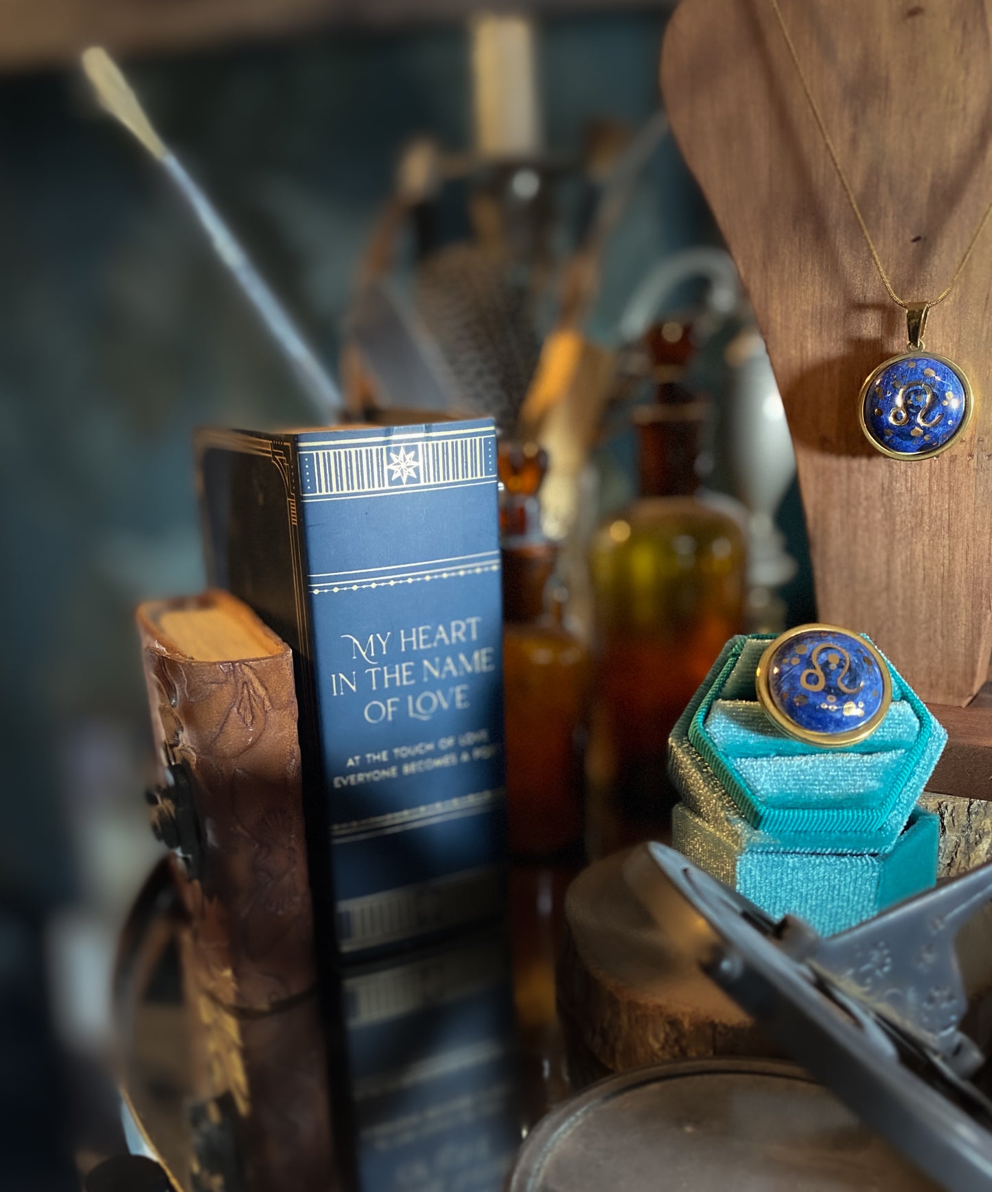 Gold Astro Soul | Ciondolo e Anello Zodiacale in Ceramica e Lustro Oro