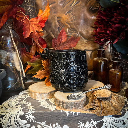 Moonlight Platinum Black, tazza lunare in ceramica nera con lustro platino