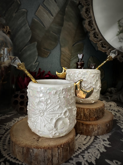 Baby Moonlight Gold, tazzina da caffè in ceramica con superficie lunare e manico dorato